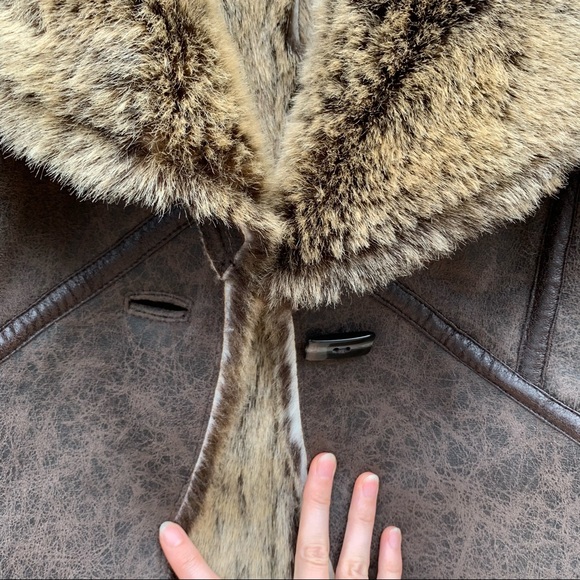 ❌SOLD❌Sherpa fur aviator style T&I vest jacket size M - Picture 4 of 9